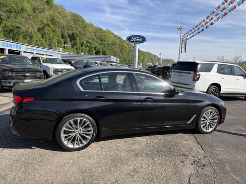 Used 2022 BMW 530i xDrive w/ Premium Package AWD/4WD image 3