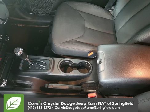 Used 2018 Jeep Wrangler Unlimited Sport S AWD/4WD image 26