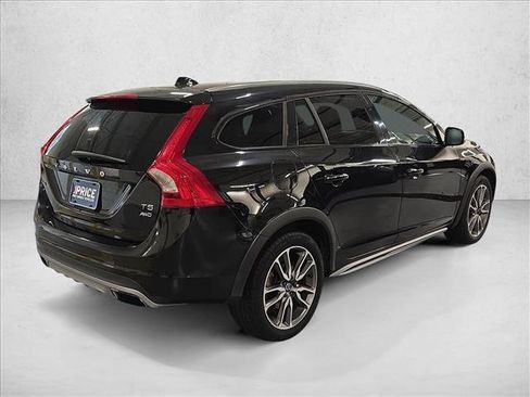 Used 2016 Volvo V60 T5 Cross Country AWD/4WD image 5