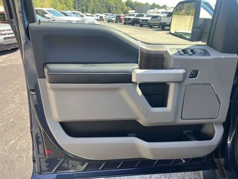 Used 2016 Ford F150 Lariat w/ Equipment Group 502A Luxury AWD/4WD image 19