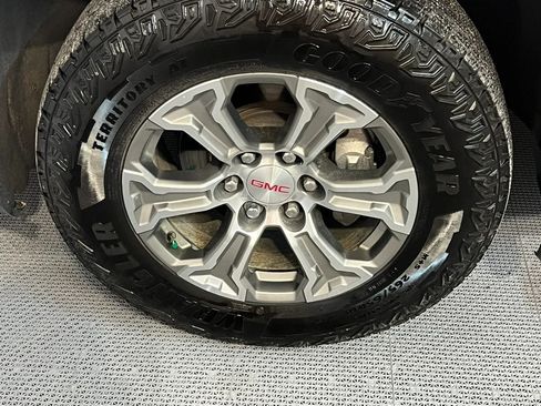 Used 2021 GMC Sierra 1500 SLE w/ X31 Off-Road Package AWD/4WD image 22