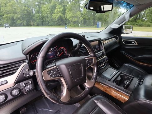 Used 2015 GMC Yukon XL Denali w/ Touring Package AWD/4WD image 14
