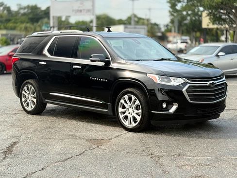 Used 2018 Chevrolet Traverse Premier w/ Driver Confidence II Package FWD image 10