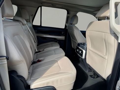 Used 2024 Ford Expedition Max Limited image 9