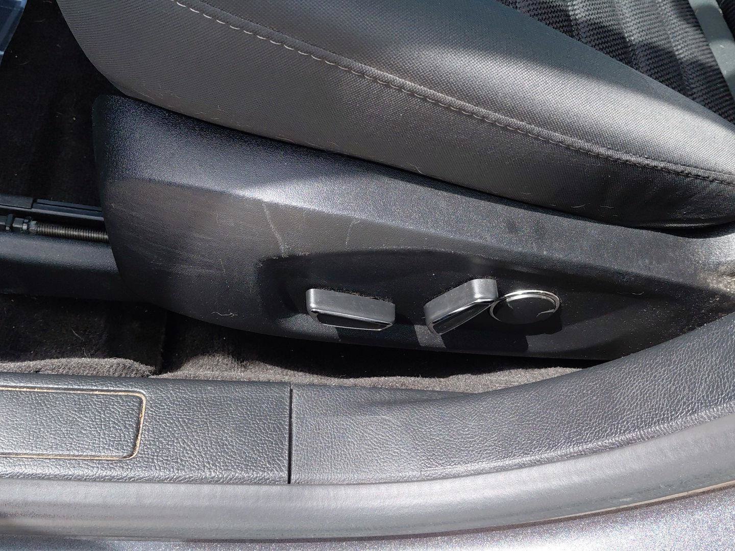 Used 2018 Ford Fusion SE w/ Fusion SE Technology Package FWD image 23