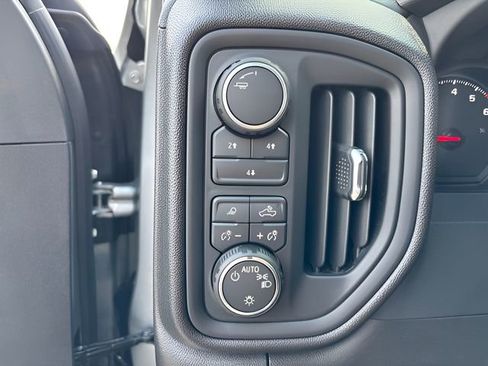 Used 2026 Chevrolet Silverado 2500 Custom w/ Custom Value Package image 34