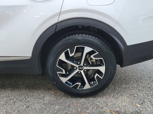 Certified 2025 Kia Sportage EX w/ Premium Package FWD image 8