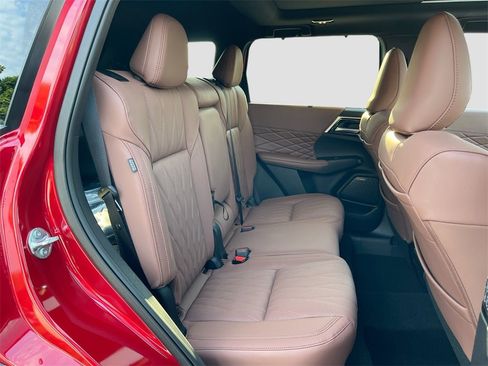 New 2025 Mitsubishi Outlander SEL image 29