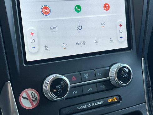 Used 2024 Ford Edge Titanium image 25