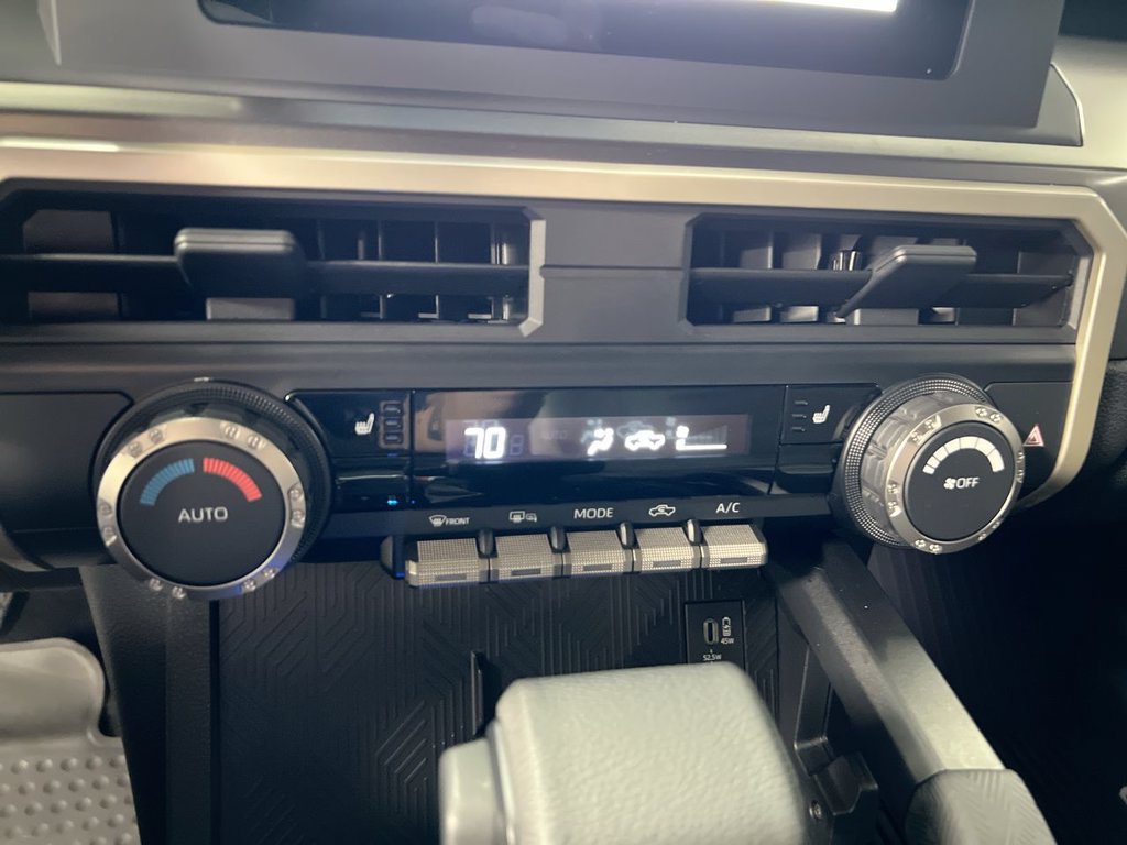 Used 2025 Toyota Tacoma TRD Off-Road AWD/4WD image 17