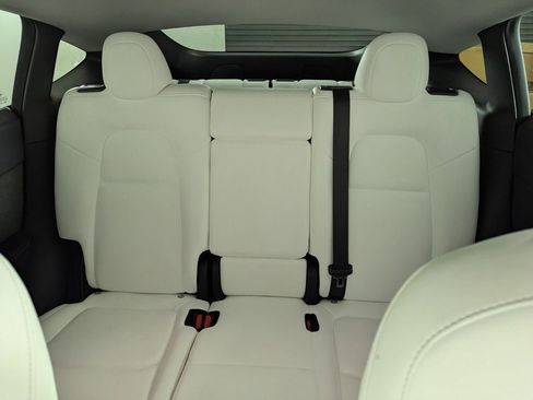 Used 2024 Tesla Model Y Long Range image 22