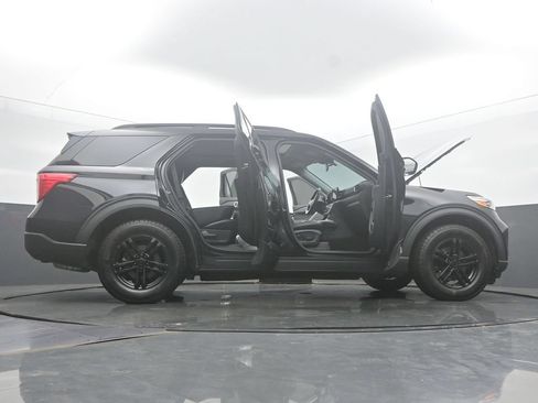 Used 2021 Ford Explorer XLT w/ Equipment Group 202A AWD/4WD image 73