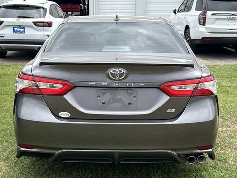 Used 2020 Toyota Camry SE image 5