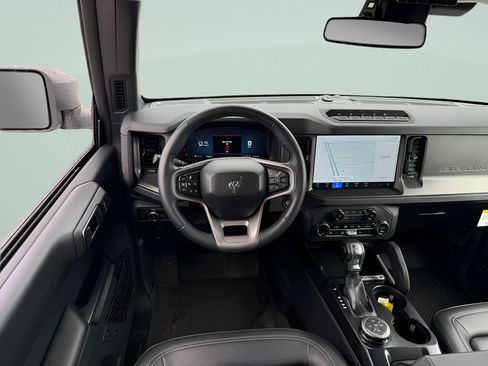 Used 2025 Ford Bronco Badlands AWD/4WD image 7