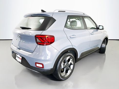 Used 2022 Hyundai Venue SEL image 7