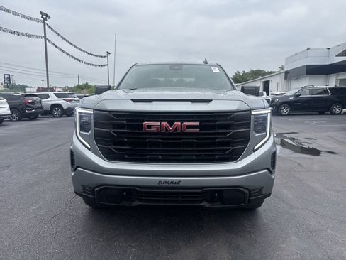 Used 2024 GMC Sierra 1500 Pro w/ Graphite Edition AWD/4WD image 9