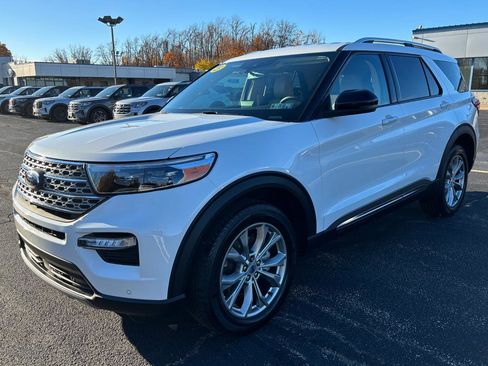 Used 2023 Ford Explorer Limited w/ Limited Technology Package image 3