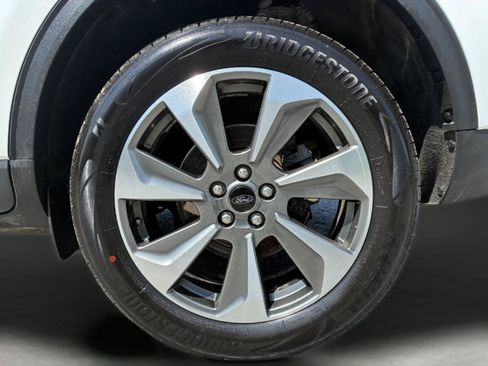 Used 2024 Ford Escape Platinum AWD/4WD image 35