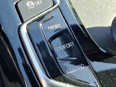 Used 2019 BMW 530i xDrive image 25