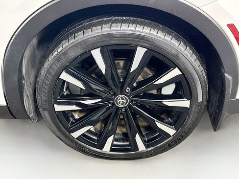 Certified 2024 Toyota Crown Platinum image 11