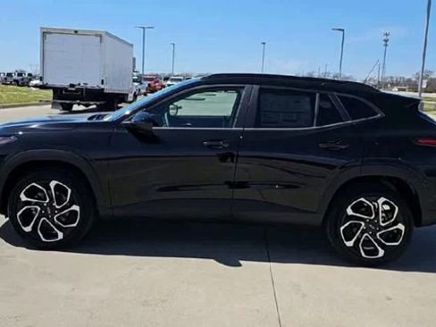 New 2026 Chevrolet Trax RS w/ Driver Confidence Package FWD image 5