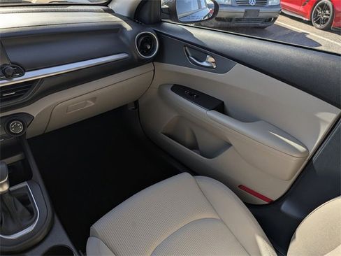 Certified 2021 Kia Forte LXS image 17