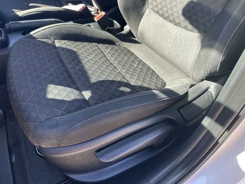 Used 2023 Kia Rio LX image 4