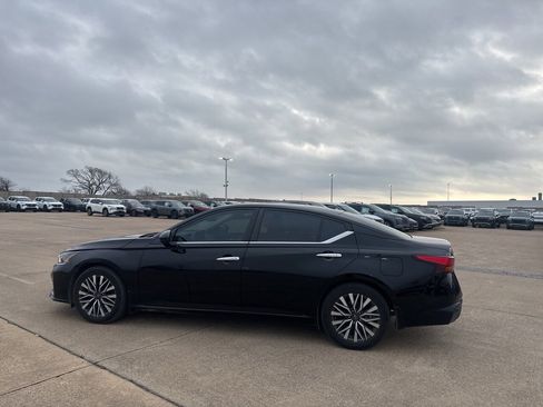 Certified 2023 Nissan Altima 2.5 SV w/ SV Premium Package image 15