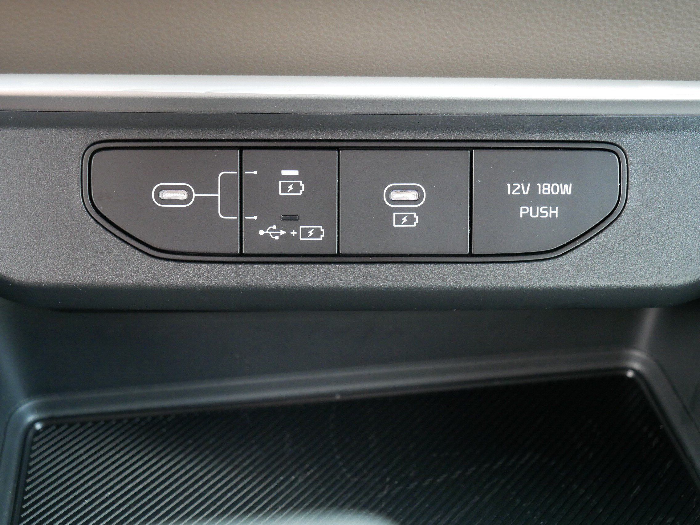 Certified 2026 Kia Carnival FWD image 33