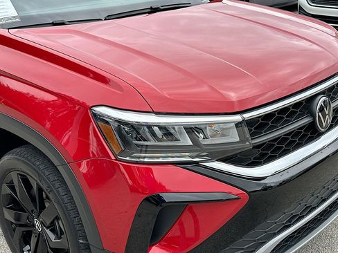 Used 2023 Volkswagen Taos SE image 34