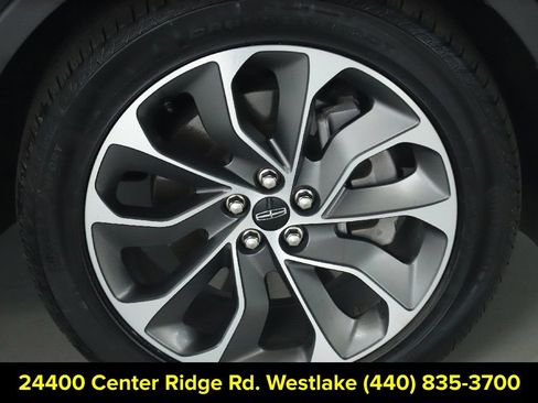 Used 2023 Lincoln Nautilus Reserve w/ Cargo Utility Package AWD/4WD image 10