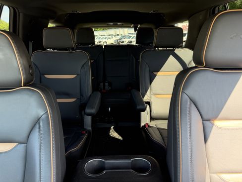Used 2024 GMC Yukon AT4 w/ AT4 Premium Package AWD/4WD image 15