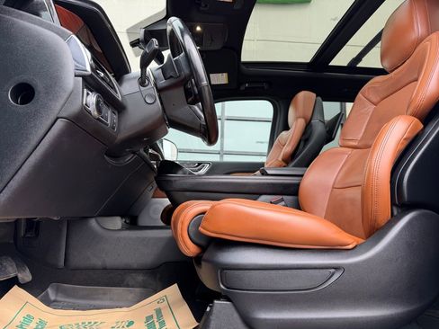 Used 2021 Lincoln Navigator L Reserve image 11