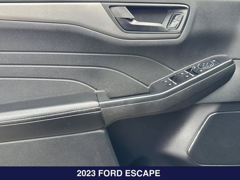 Used 2023 Ford Escape Active w/ Tech Pack #1 AWD/4WD image 12