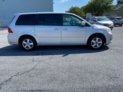 Used 2009 Volkswagen Routan SEL image 6