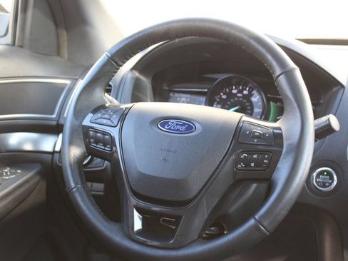 Used 2018 Ford Explorer XLT w/ Equipment Group 202A image 23