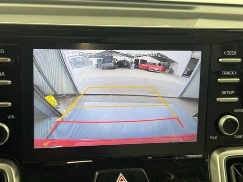 Used 2021 Kia Sorento S image 14