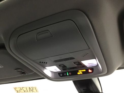 Used 2023 GMC Acadia SLE w/ Driver Convenience Package image 33