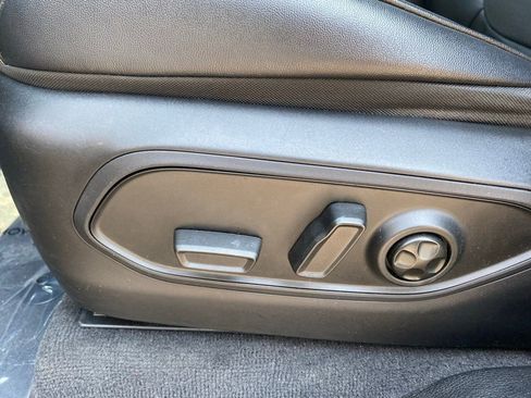 Used 2023 Jeep Grand Cherokee Altitude image 11