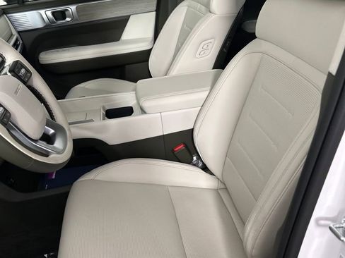 Certified 2025 Hyundai Santa Fe Calligraphy image 19