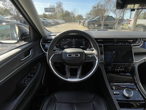 Used 2022 Jeep Grand Cherokee Limited 4xe w/ Luxury Tech Group II image 11