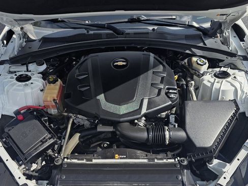 Used 2019 Chevrolet Camaro LT RWD image 11