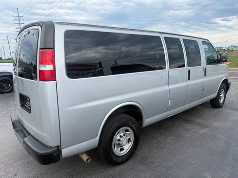 Used 2019 Chevrolet Express 3500 LS RWD image 5