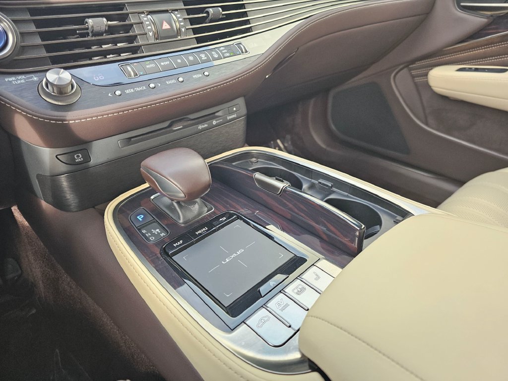 Used 2018 Lexus LS 500h AWD w/ Luxury Package image 29
