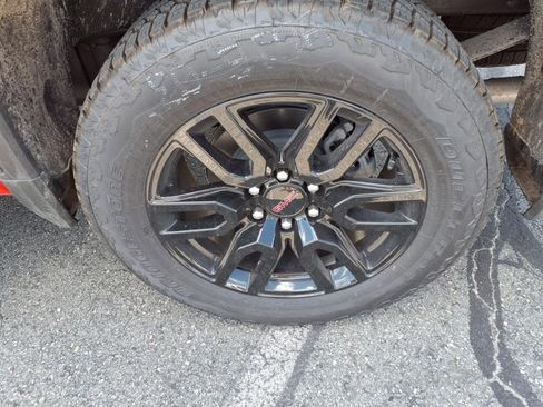 Used 2024 GMC Sierra 1500 Elevation image 10