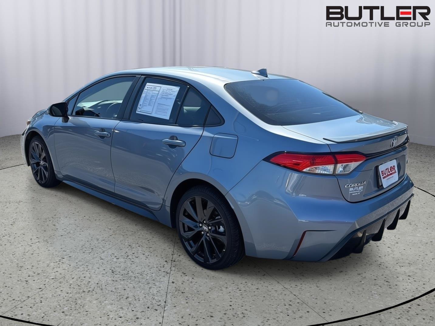 Used 2023 Toyota Corolla SE FWD image 4