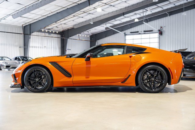 Used 2019 Chevrolet Corvette ZR1 RWD image 3