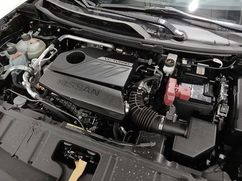 Used 2024 Nissan Rogue SV w/ SV Premium Package image 32