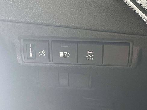 Used 2026 Toyota Corolla Cross XLE FWD image 27
