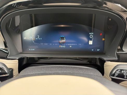 New 2026 Lincoln Corsair Premiere image 10